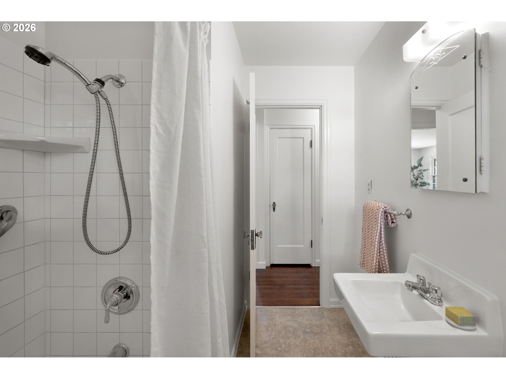 3814 Northeast Simpson Street Portland, OR 97211 - Photo 15 of 32
