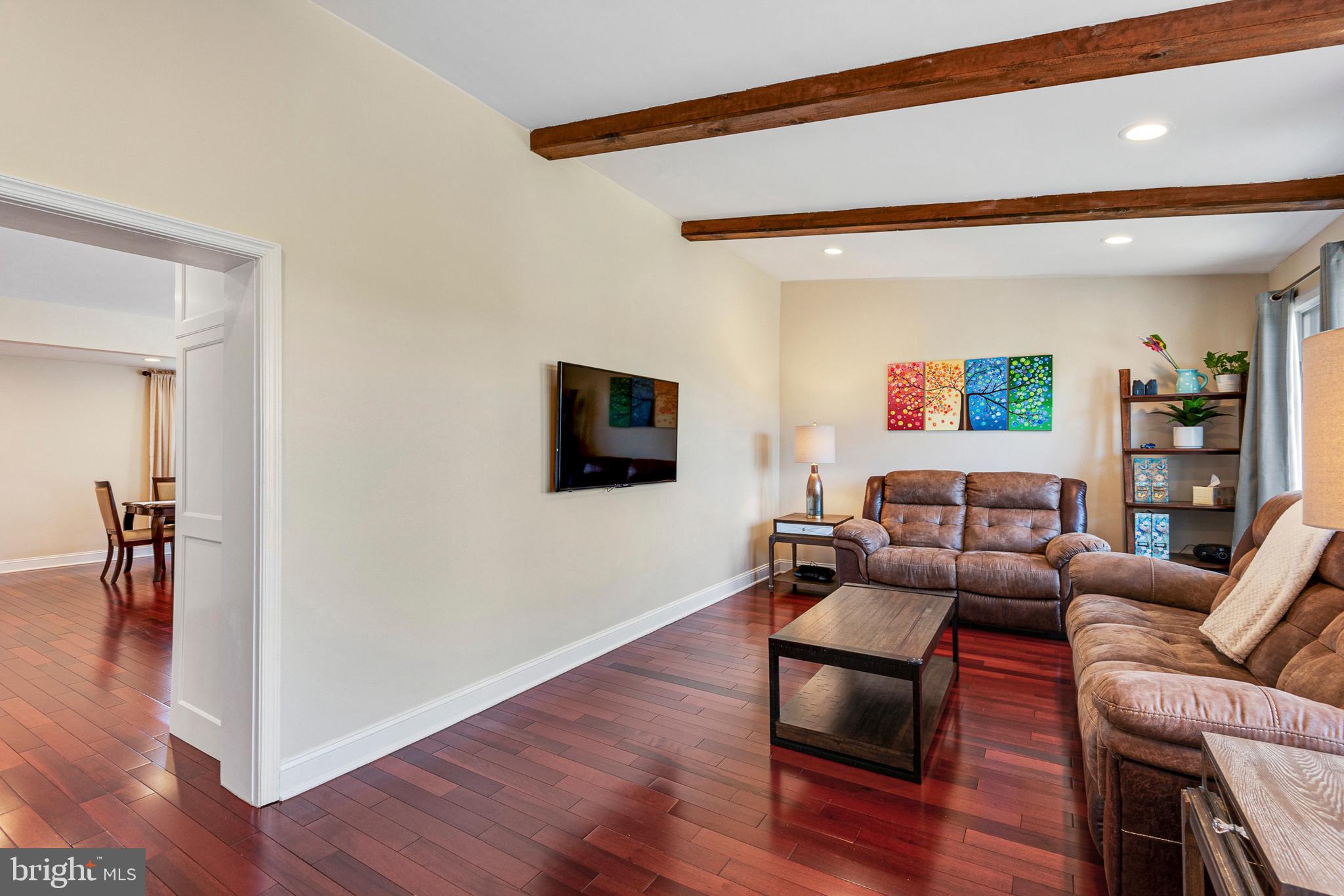 1626 Hampton Road Havertown, PA 19083 - Photo 7 of 43 Living Room