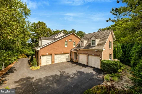 $2,600,000 | 801 Olde Georgetown Court, Great Falls, VA 22066