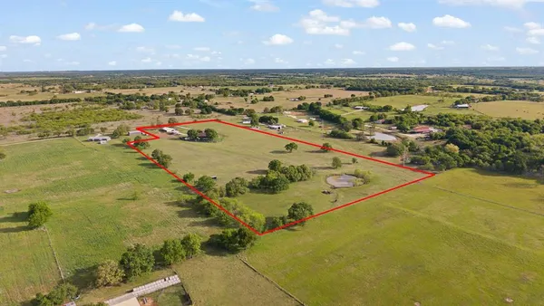$698,000 | 1366 HCR 1414, Covington, TX 76636