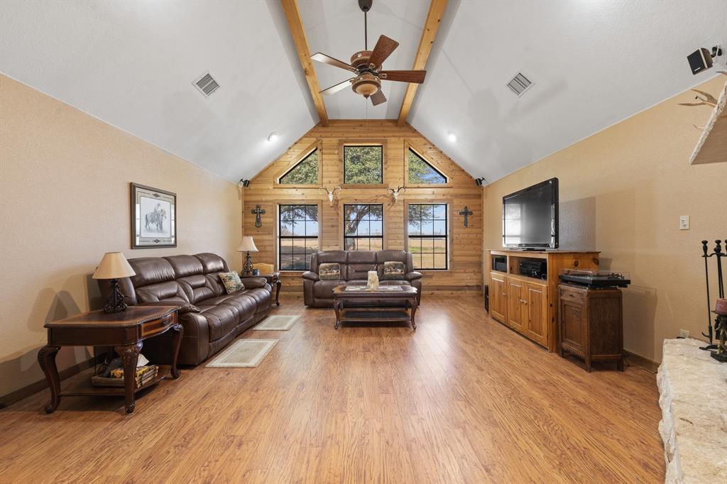 1366 HCR 1414 Covington, TX 76636 - Photo 6 of 39