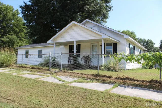 $85,000 | 402 South Front Street, Naylor, MO 63953