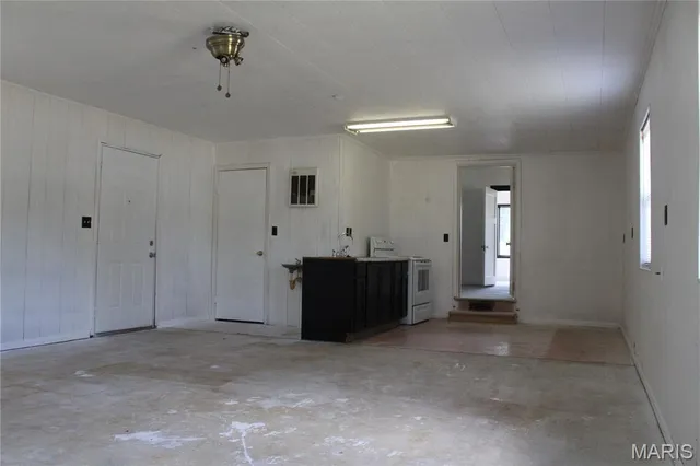 $85,000 | 402 South Front Street, Naylor, MO 63953