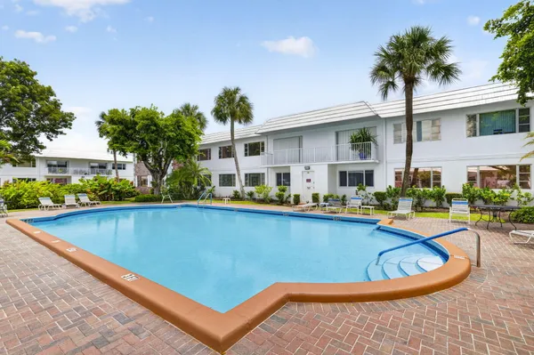 $1,750 | 400 South Cypress Road, Unit 427, Pompano Beach, FL 33060