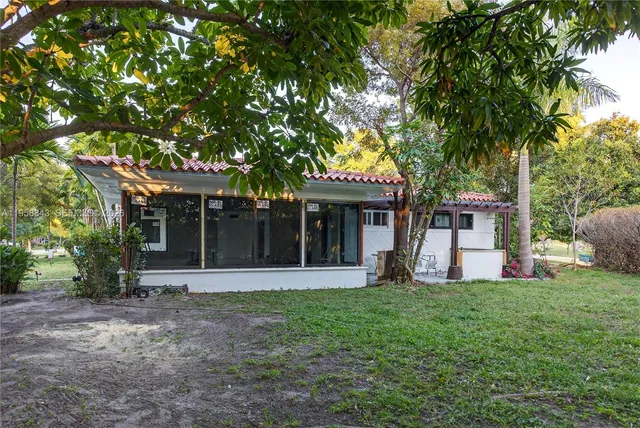 $7,500 | 1100 North Shore Drive, Miami Beach, FL 33141