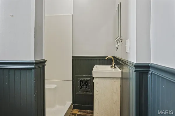 $1,400 | 5228 Finkman Street, Unit 1F, St. Louis, MO 63109