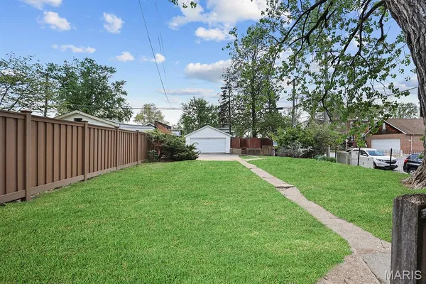 $1,400 | 5228 Finkman Street, Unit 1F, St. Louis, MO 63109