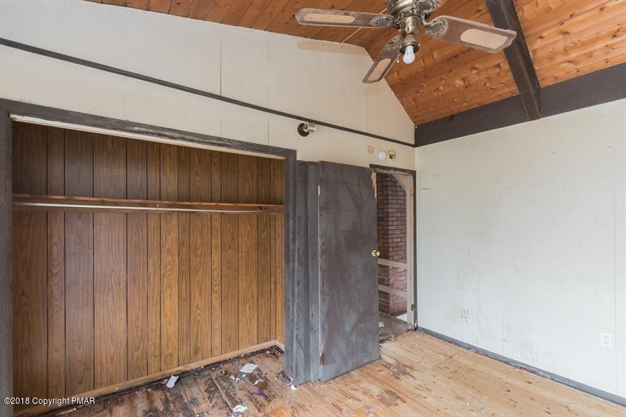 131 Rabbit Court Bushkill, PA 18324 - Photo 11 of 12 a view of a garage