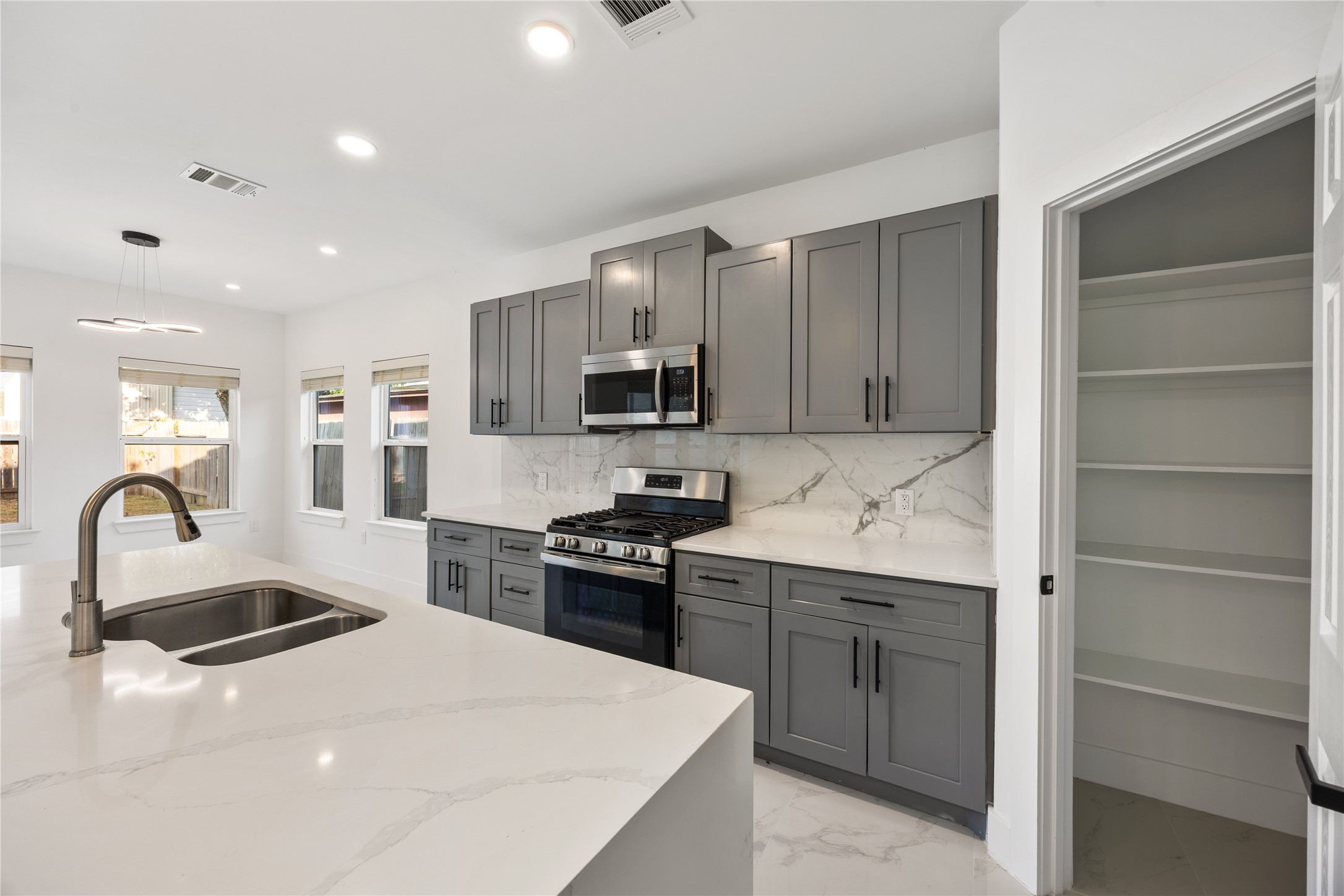1121 Austin Street Rosenberg, TX 77471 - Photo 22 of 44