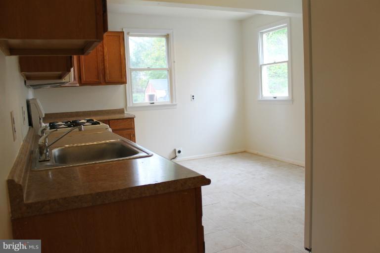 12133 Selfridge Road Silver Spring, MD 20906 - Photo 13 of 28 Kitchen