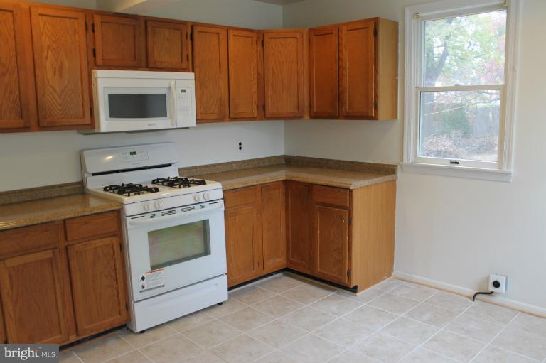 12133 Selfridge Road Silver Spring, MD 20906 - Photo 14 of 28 Kitchen