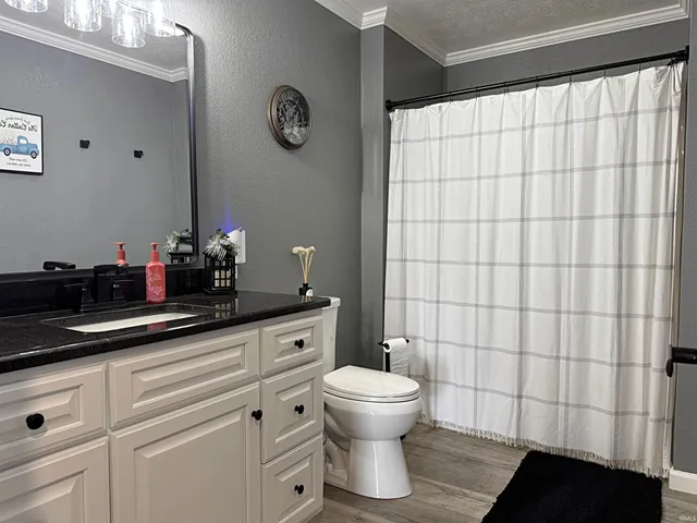 $690,000 | 13163 East 200th Street South, Loogootee, IN 47553