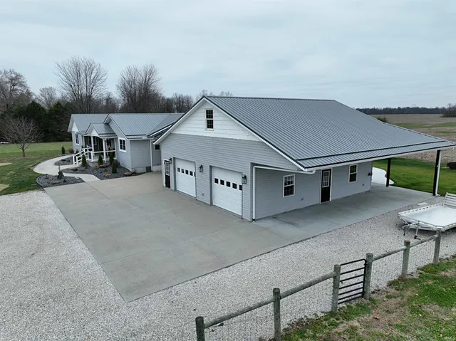 $690,000 | 13163 East 200th Street South, Loogootee, IN 47553