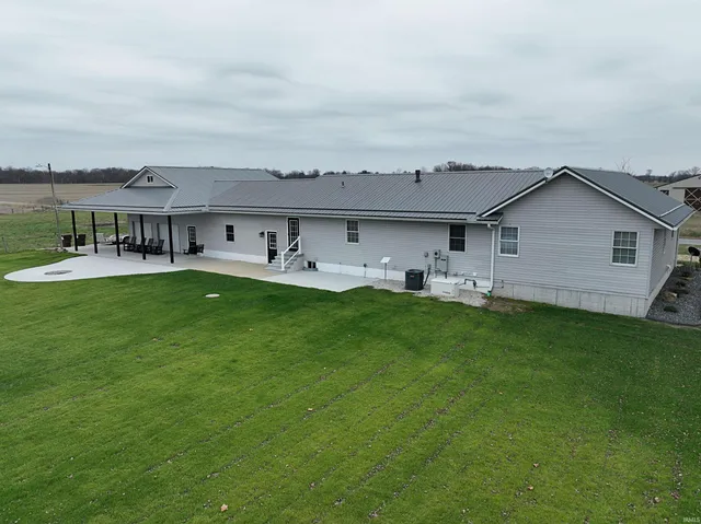 $690,000 | 13163 East 200th Street South, Loogootee, IN 47553
