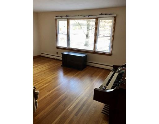 63 Arnold Road Sturbridge, MA 01518 - Photo 11 of 18