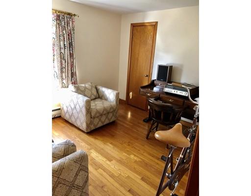 63 Arnold Road Sturbridge, MA 01518 - Photo 12 of 18