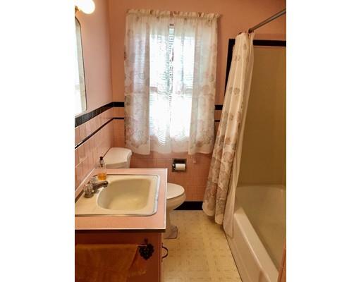 63 Arnold Road Sturbridge, MA 01518 - Photo 14 of 18