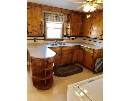 63 Arnold Road Sturbridge, MA 01518 - Photo 3 of 18