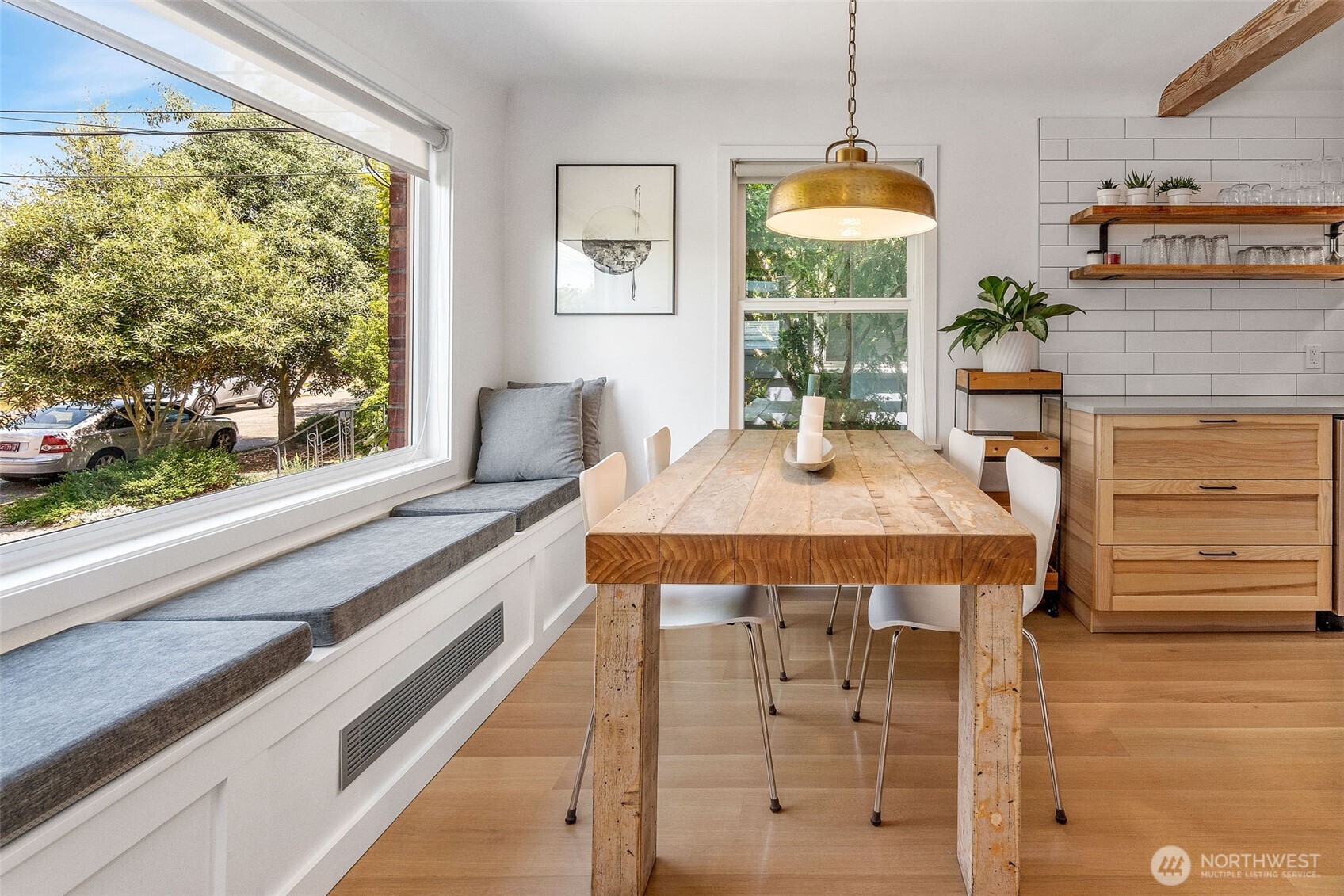 1705 North 82nd Street Seattle, WA 98103 - Photo 4 of 33