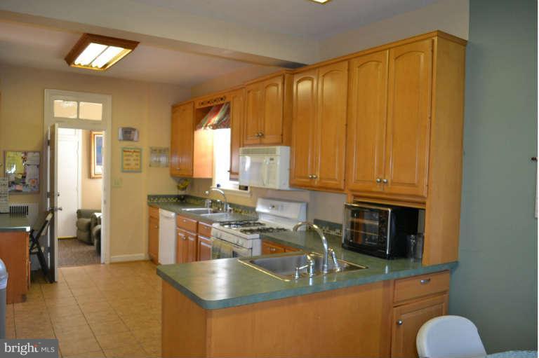 3307 Pinkney Road Baltimore, MD 21215 - Photo 11 of 18 Kitchen