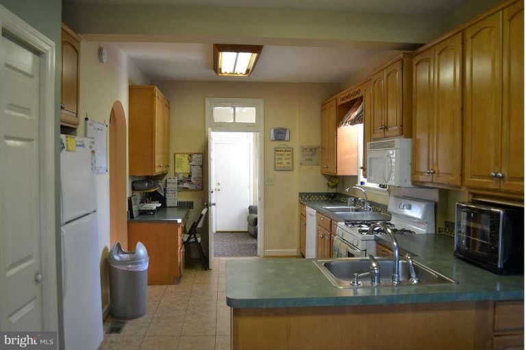 3307 Pinkney Road Baltimore, MD 21215 - Photo 12 of 18 Kitchen
