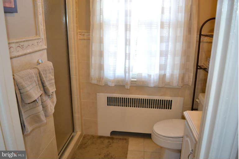 3307 Pinkney Road Baltimore, MD 21215 - Photo 15 of 18 Bath (Master)