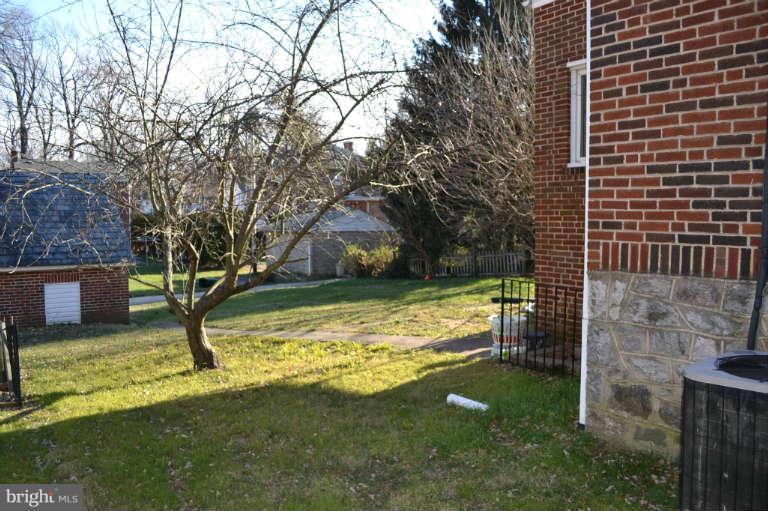3307 Pinkney Road Baltimore, MD 21215 - Photo 4 of 18 Back Yard