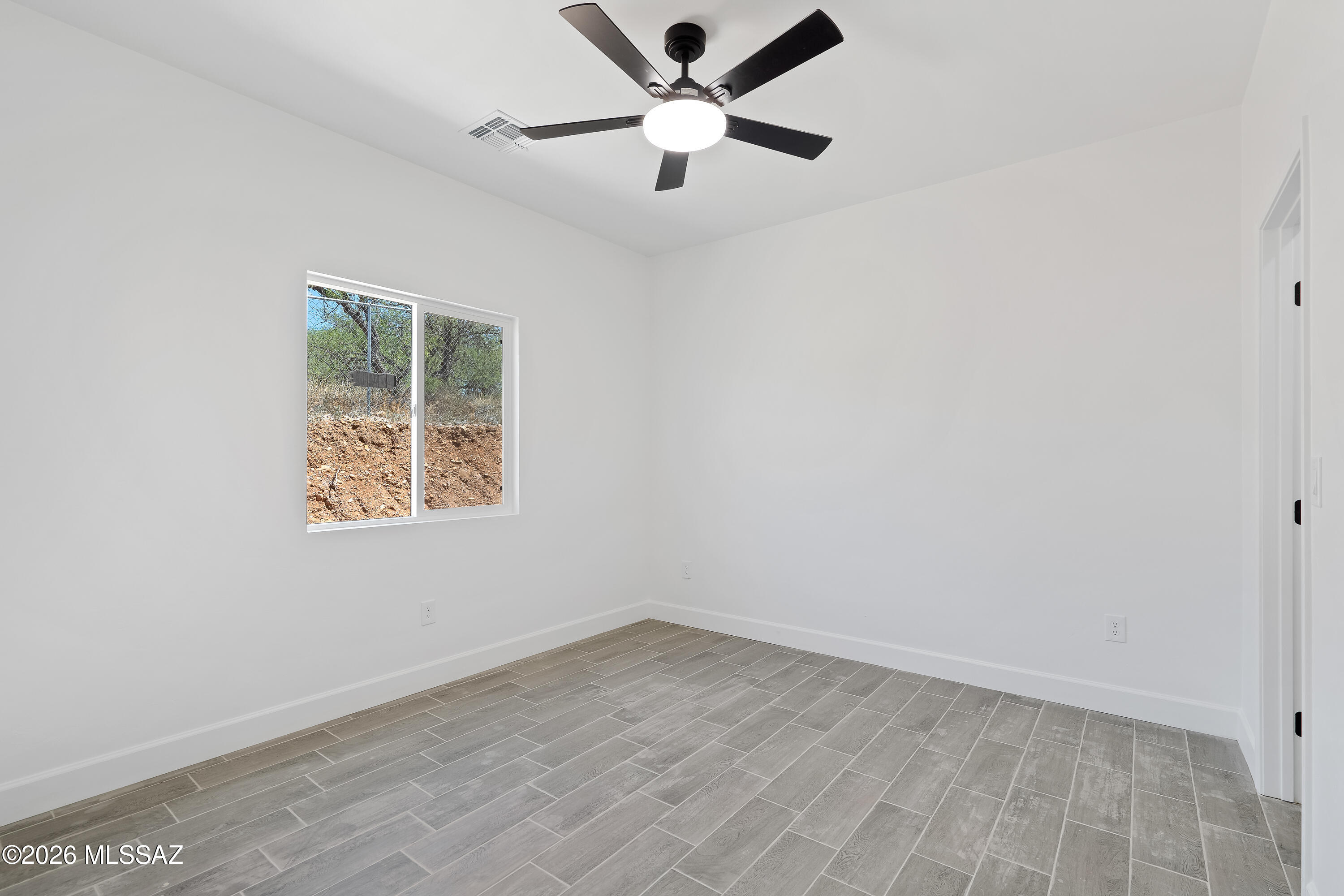 998 Alegre Corte Rio Rico, AZ 85648 - Photo 25 of 49 2 Interiors-18