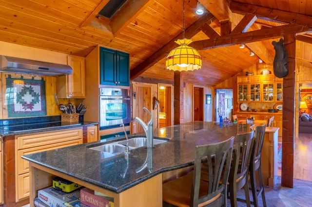 $1,799,000 | 2715 Roberts Island, International Falls, MN 56649