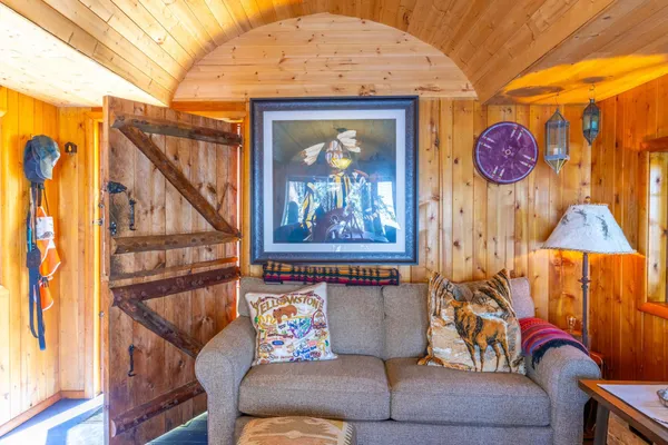 $1,499,999 | 2715 Roberts Island, International Falls, MN 56649