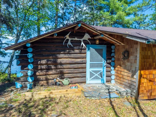 $1,499,999 | 2715 Roberts Island, International Falls, MN 56649