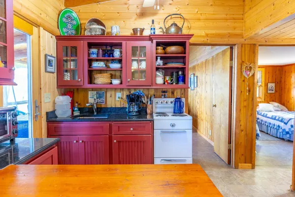 $1,499,999 | 2715 Roberts Island, International Falls, MN 56649