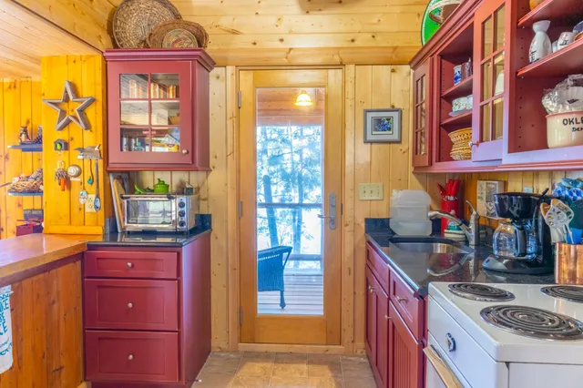 $1,799,000 | 2715 Roberts Island, International Falls, MN 56649