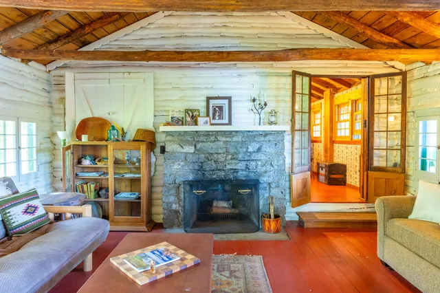 $1,799,000 | 2715 Roberts Island, International Falls, MN 56649