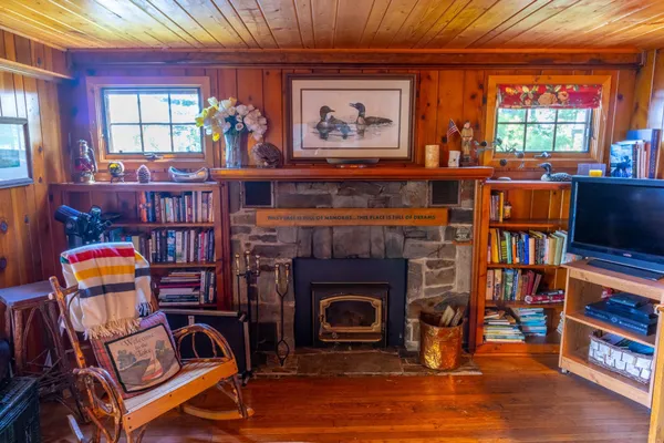 $1,499,999 | 2715 Roberts Island, International Falls, MN 56649