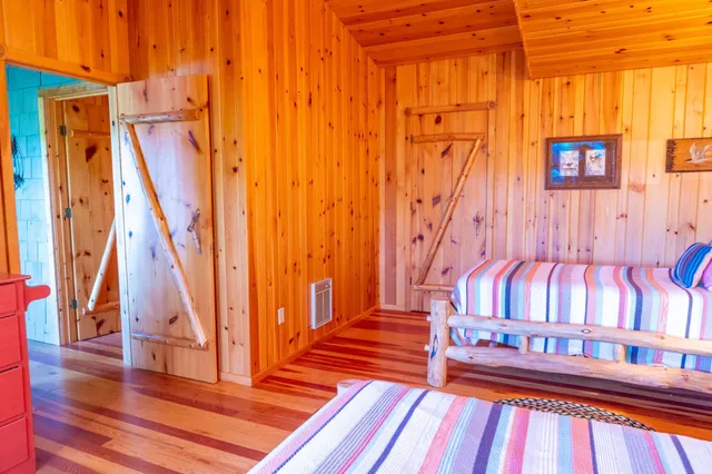 $1,799,000 | 2715 Roberts Island, International Falls, MN 56649