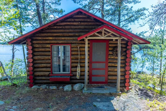 $1,799,000 | 2715 Roberts Island, International Falls, MN 56649