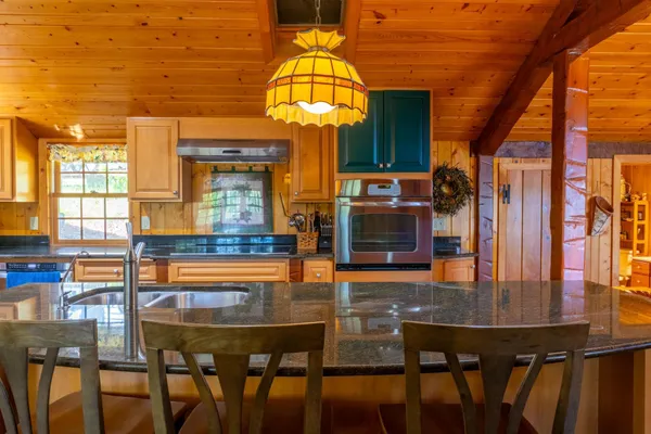 $1,499,999 | 2715 Roberts Island, International Falls, MN 56649
