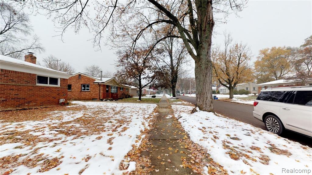 1380 Sycamore Drive Rochester, MI 48307 - Photo 2 of 22