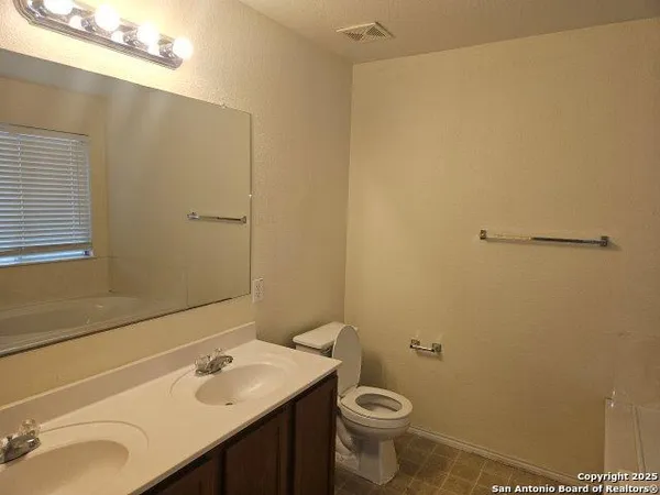 $243,500 | 204 North Willow Way, Cibolo, TX 78108