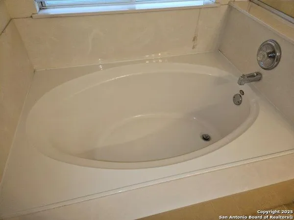 $243,500 | 204 North Willow Way, Cibolo, TX 78108