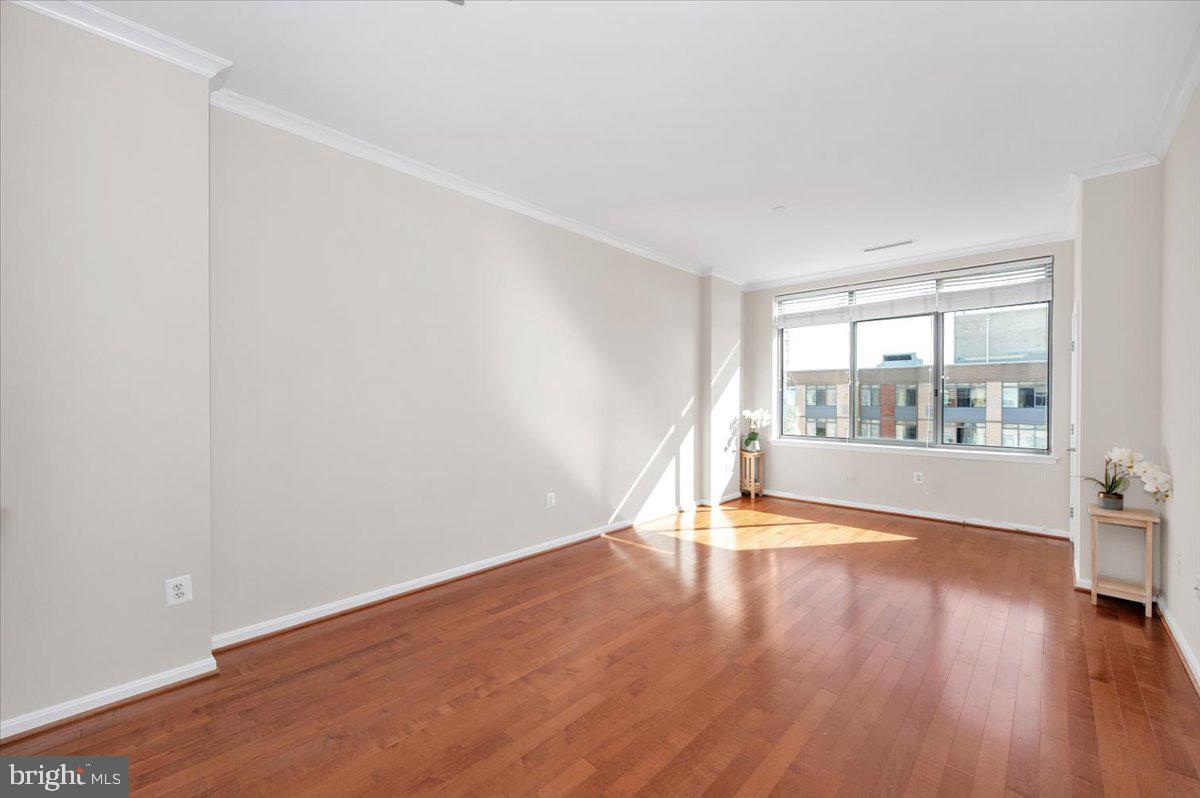 11710 Old Georgetown Road, Unit 1618 Rockville, MD 20852 - Photo 11 of 73 open and bright living area