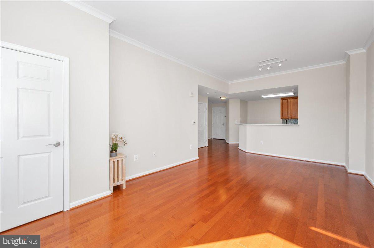 11710 Old Georgetown Road, Unit 1618 Rockville, MD 20852 - Photo 18 of 73