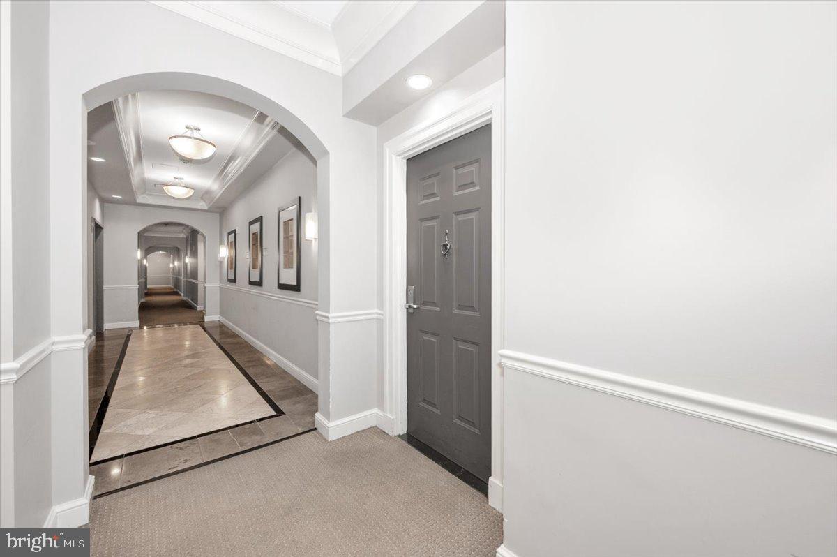 11710 Old Georgetown Road, Unit 1618 Rockville, MD 20852 - Photo 7 of 73 Front door