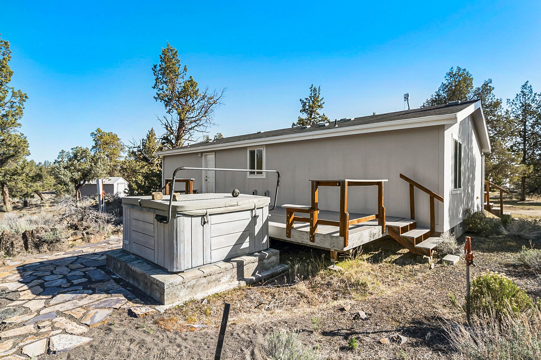 6637 Southwest Badger Road Terrebonne, OR 97760 - Photo 16 of 37 Back View