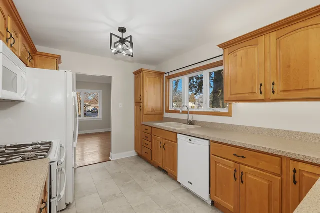 $364,900 | 6427 West 126th Place, Palos Heights, IL 60463