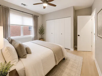 $865,000 | 321 North Jefferson Street, Unit 401, Chicago, IL 60661