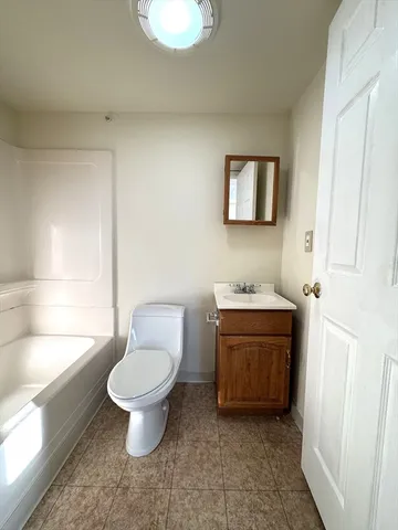 $1,450 | 49 Fulton Street, Unit 1R, Peabody, MA 01960