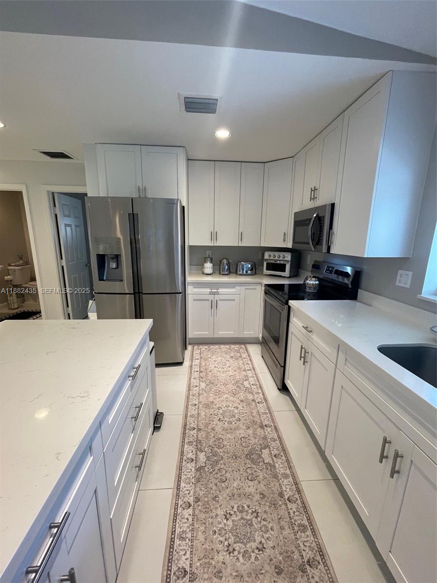 20605 Southwest 319th Street Homestead, FL 33030 - Photo 16 of 67