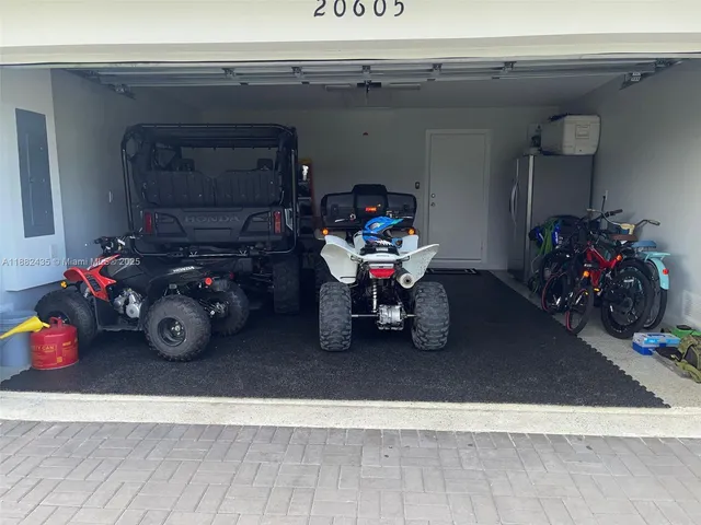 $915,000 | 20605 Southwest 319th Street, Homestead, FL 33030